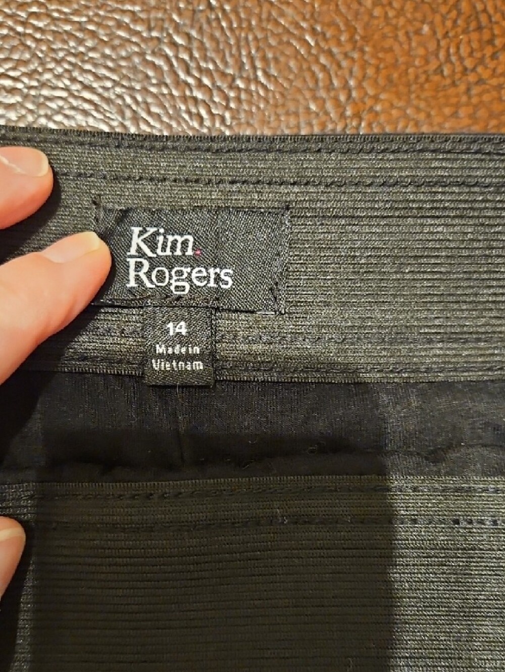 Kim Rogers Black Pencil Skirt with Subtle Pocket Detail - Picture 2 of 2